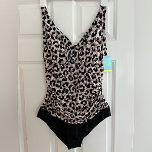 NWT women’s one piece bathing suit
